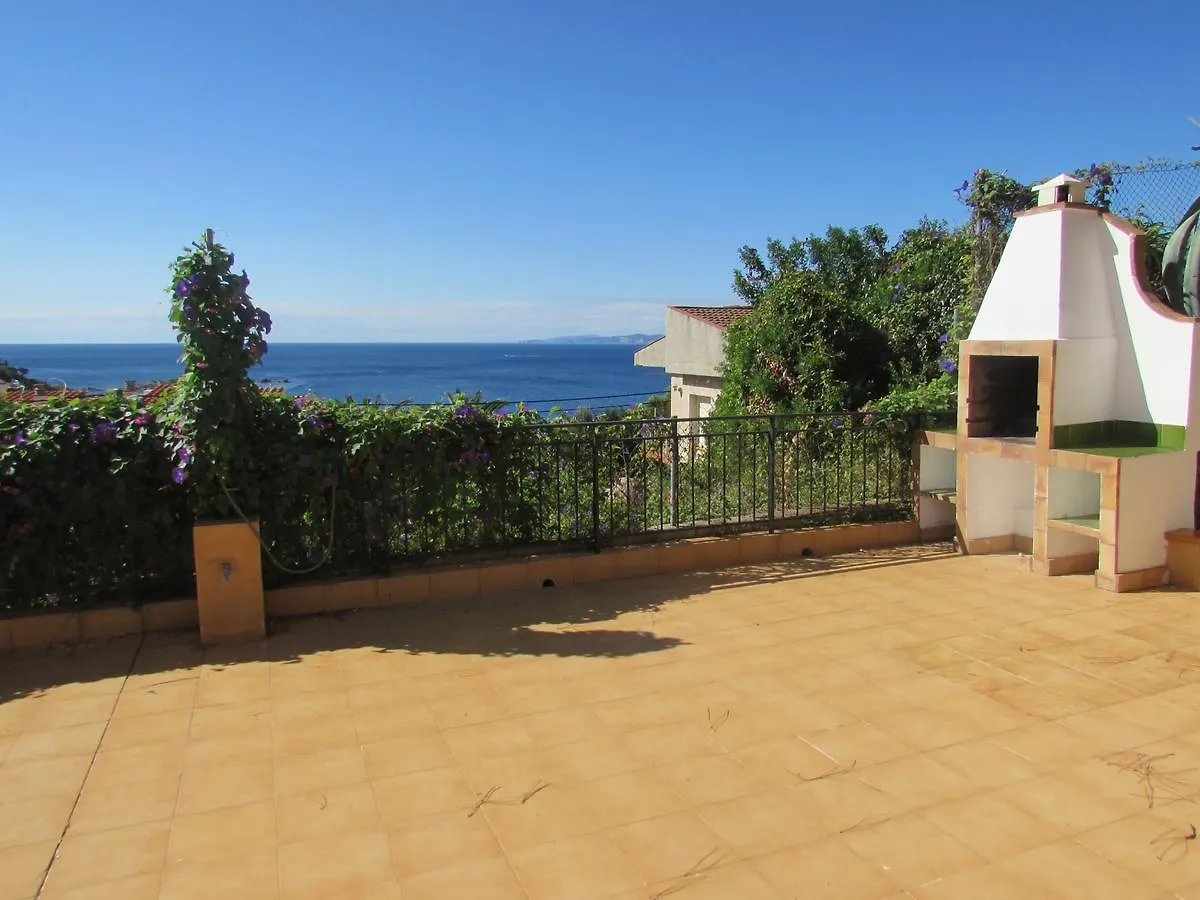 Esther Apartment Roses Spanien